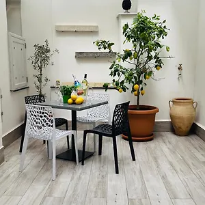 https://casa-vacanze-donna-sidora.sicilyhotelsitaly.net